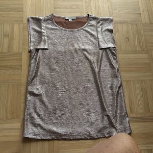 Pretty rose gold Maette party top. XS